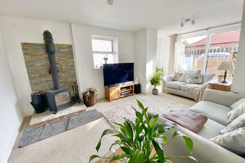 2 bedroom end of terrace house for sale - Southfield Close, Wetwang
