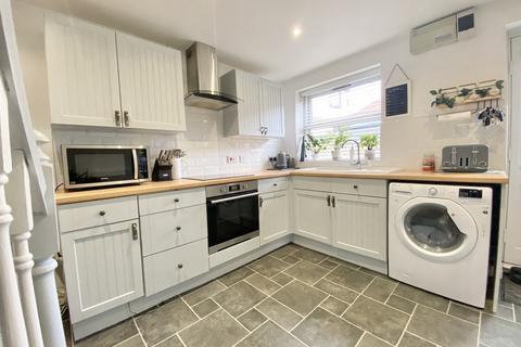 2 bedroom end of terrace house for sale - Southfield Close, Wetwang