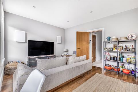 2 bedroom flat to rent, Fulham Palace Road, London, SW6