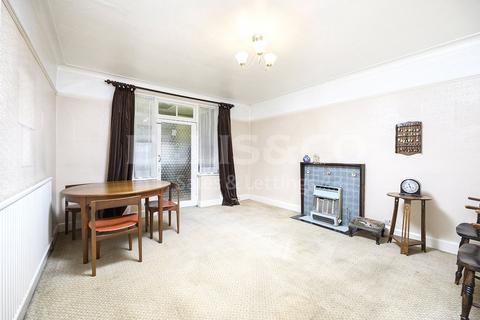 4 bedroom semi-detached house for sale - Sylvan Avenue, Mill Hill, London, NW7