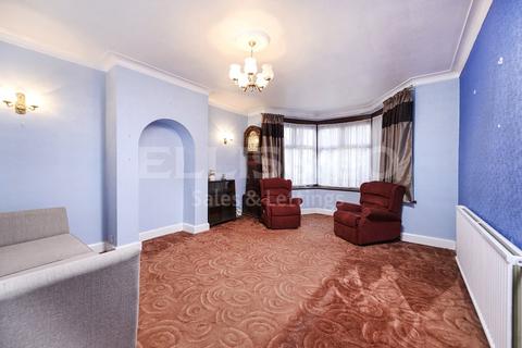 4 bedroom semi-detached house for sale - Sylvan Avenue, Mill Hill, London, NW7