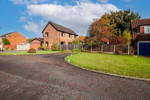 5 bedroom detached house for sale - St Andrews Close, Fearnhead, Warrington, WA2