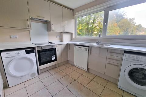 2 bedroom flat to rent, Hiltingbury