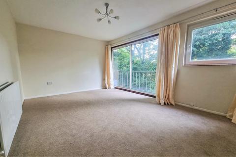 2 bedroom flat to rent, Hiltingbury