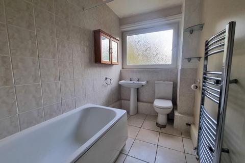 2 bedroom flat to rent, Hiltingbury