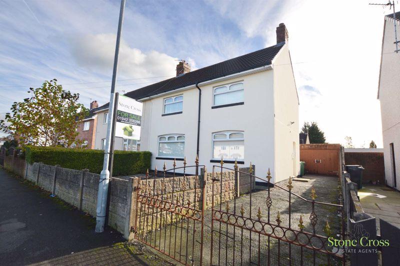 Barrowdale Road, Golborne, Warrington, WA3 3LW 3 bed semidetached