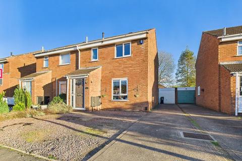 3 bedroom semi-detached house to rent, Kenn Moor Drive, Clevedon