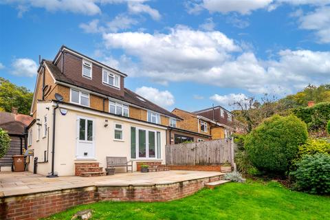 4 bedroom semi-detached house for sale - Woodside Way, Redhill