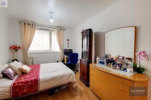 3 bedroom maisonette for sale, Ronald Street, London, E1 0DT