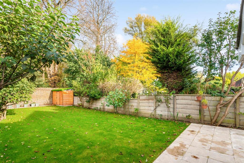 Staveley Road, London 4 bed semidetached house £5,500 pcm (£1,269 pw)