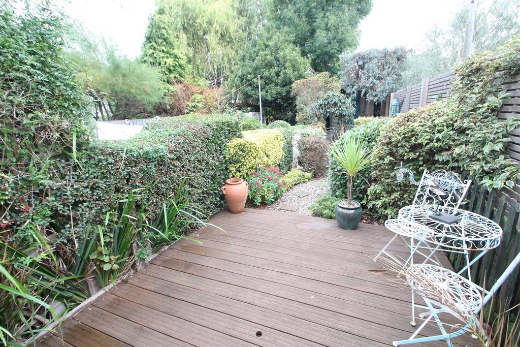 Southsea Avenue, LeighOnSea 1 bed flat £255,000