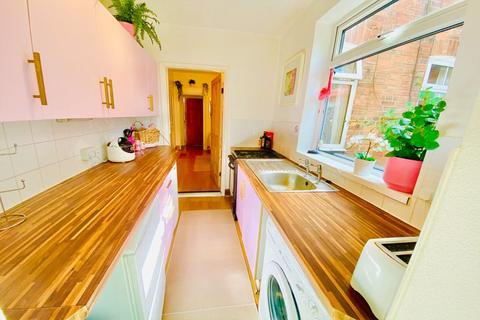 4 bedroom terraced house to rent - Montague Road, Leicester