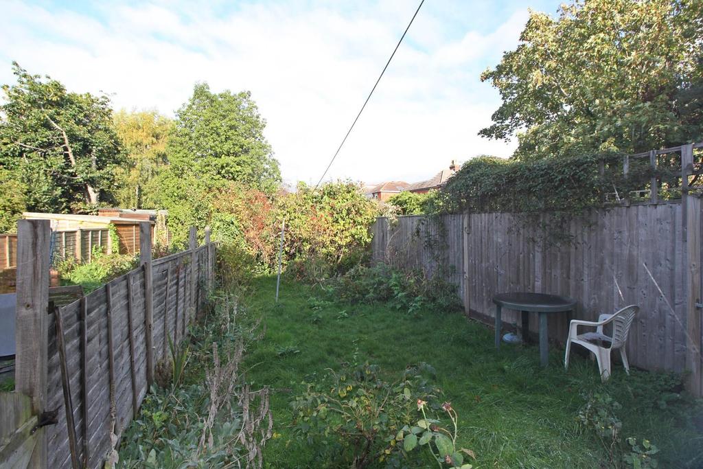 Station Road, Netley Abbey, Southampton 2 bed house £250,000