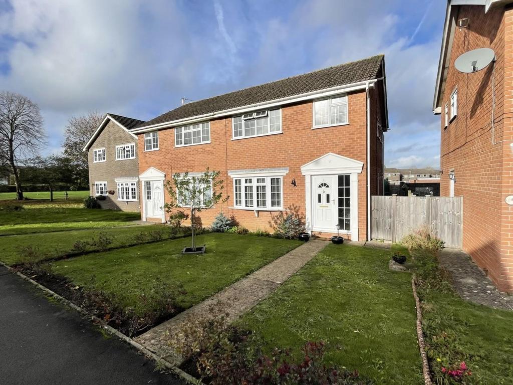 Eagle Way, Abbeydale, Gloucester 3 bed semidetached house for sale £265,000