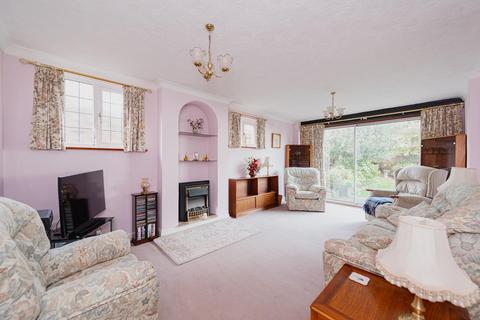 40 Dorking Road, Epsom, KT18 7NL