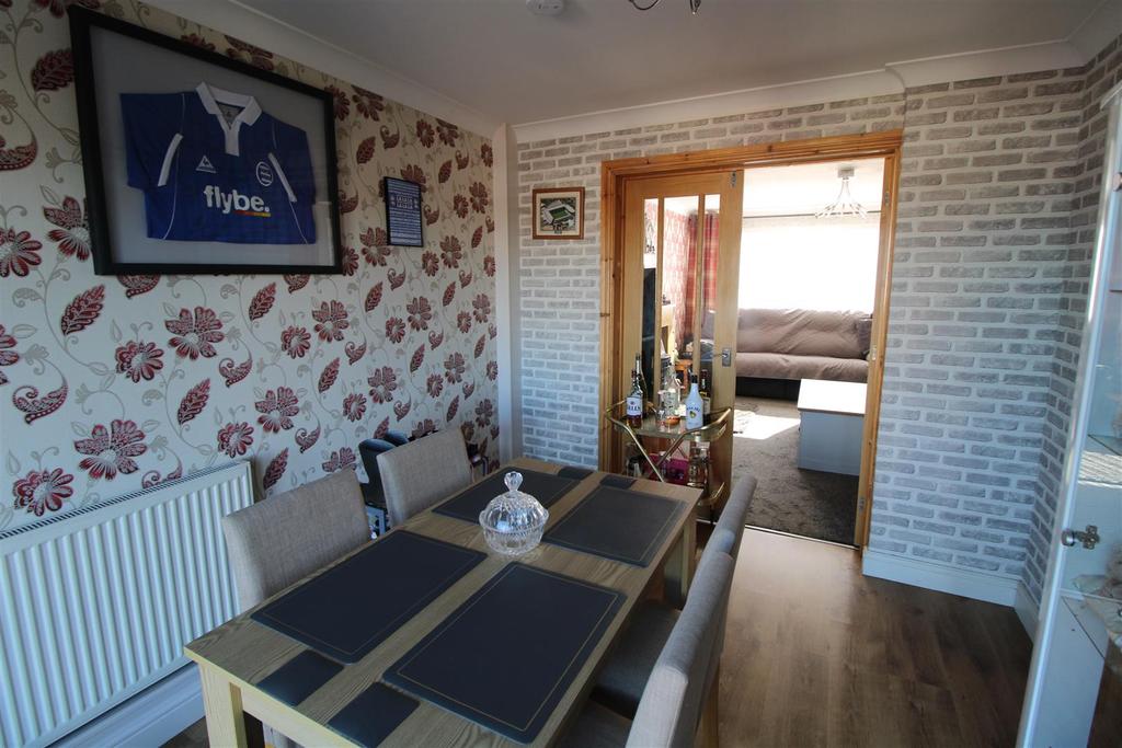 Admirals Way, Daventry 3 bed house £210,000
