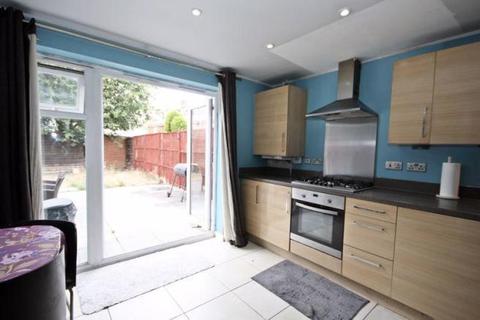 3 bedroom terraced house to rent - Hamble Drive, Hayes, UB3 2FN