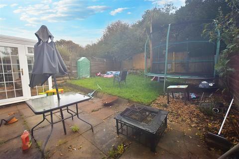 19 Millfields Close, Kilgetty, SA68 0SA