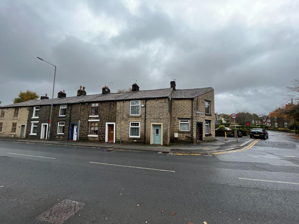 Darwen Road, Egerton, Bolton, BL7 2 bed terraced house £800 pcm (£185 pw)
