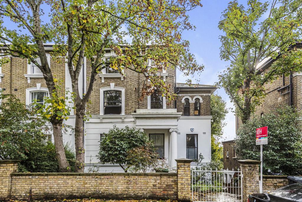 Granville Park, Lewisham 2 bed flat £495,000