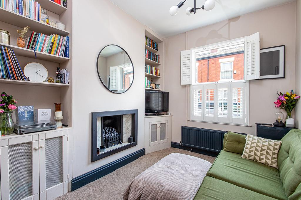 Poplar Grove, Urmston, Manchester, M41 2 bed terraced house £250,000