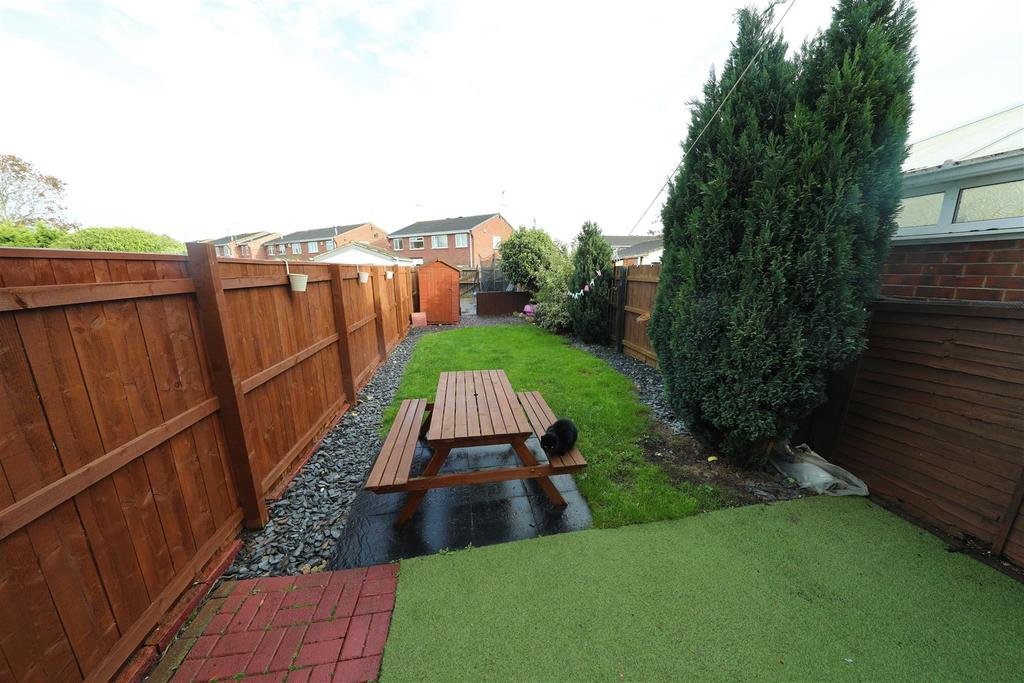 Manor Road, Hull 2 bed terraced house £115,000