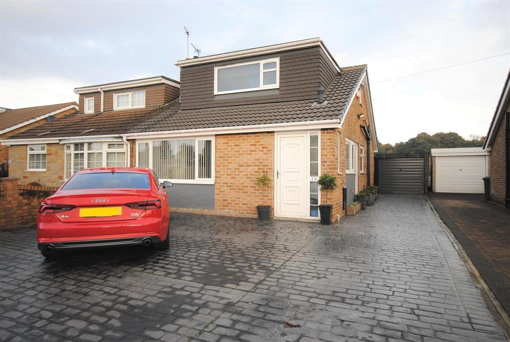 Calvert Close, Kippax, Leeds 4 bed semidetached bungalow £275,000