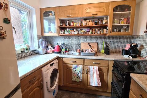 77 Vellum Drive, Carshalton, SM5 2TS