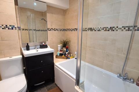 77 Vellum Drive, Carshalton, SM5 2TS