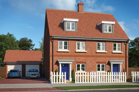 3 bedroom semi-detached house for sale - Plot 306, The Ebberston at Bellway at Boorley Gardens, Winchester Road, Boorley Green, Botley SO32