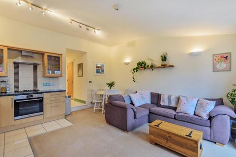 2 bedroom flat to rent, Green Road,  Headington,  OX3