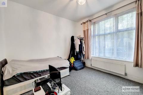 1 bedroom ground floor flat for sale - Leytonstone Road, Stratford,  London, E15