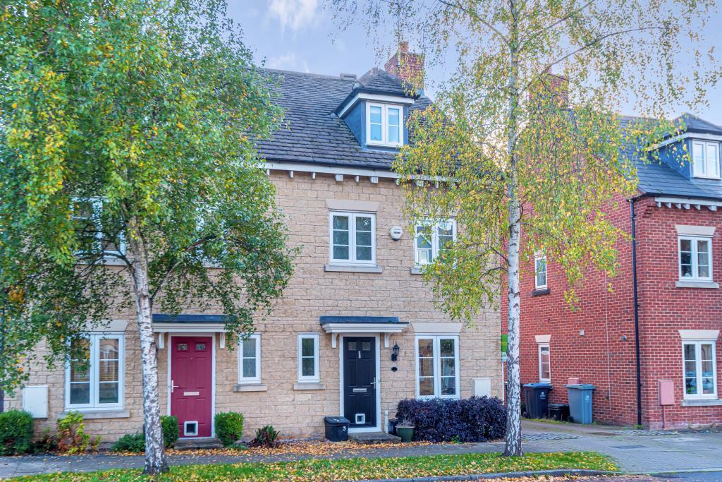 Witney, Oxford, OX28 3 bed semidetached house for sale £375,000