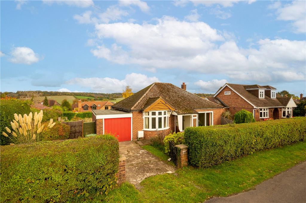 Lyme Avenue, Northchurch... 3 bed bungalow £650,000