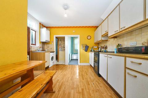 104 Murchison Road, London, E10 6LX