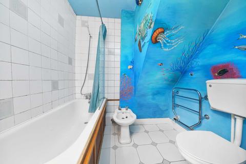 104 Murchison Road, London, E10 6LX