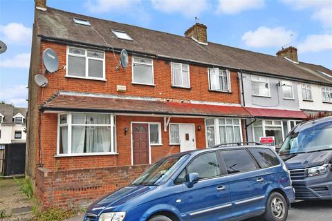 5 bedroom end of terrace house for sale - Royston Avenue, Chingford