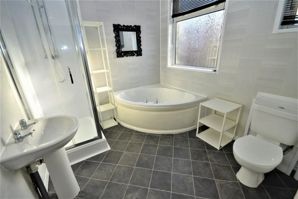 St Peters Avenue, South Shields 3 bed bungalow for sale £335,000