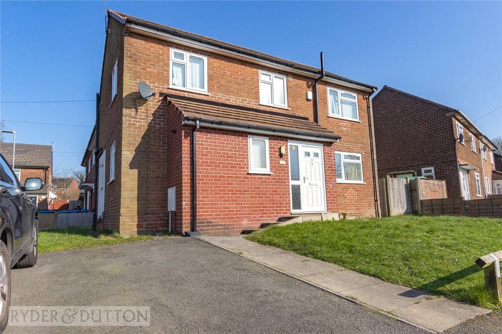 Rowrah Crescent, Middleton, Manchester, M24 4 bed end of terrace house