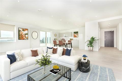 3 bedroom penthouse to rent, Heartwell Avenue, London, E16