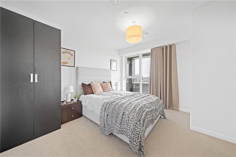 3 bedroom penthouse to rent, Heartwell Avenue, London, E16