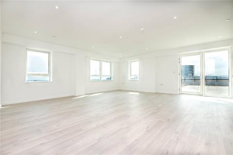 3 bedroom penthouse to rent, Heartwell Avenue, London, E16