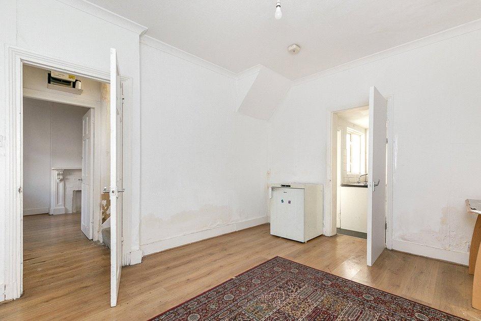 Sussex Road, SOUTH CROYDON, Surrey, CR2 2 bed terraced house for sale