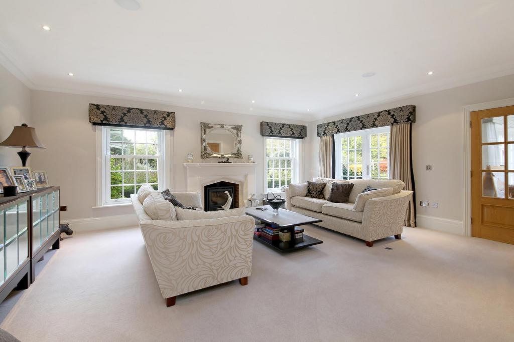 Lower Sandhurst Road, Finchampstead... 6 bed detached house £3,300,000