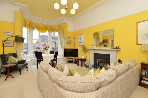 2 bedroom flat for sale - 15/2 Grange Terrace, The Grange, Edinburgh, EH9 2LD