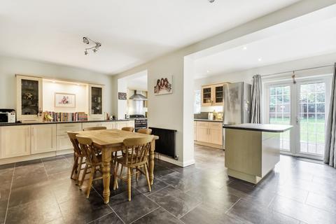 Araluen, 6 Old Avenue, West Byfleet, KT14 6AE