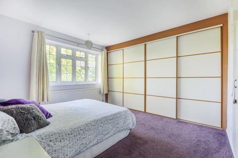 Araluen, 6 Old Avenue, West Byfleet, KT14 6AE