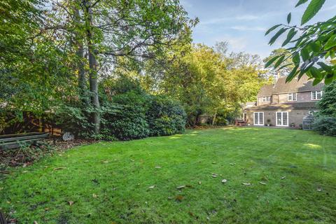 Araluen, 6 Old Avenue, West Byfleet, KT14 6AE