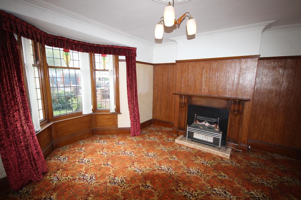 Laburnum Avenue, Walkerville, Newcastle Upon Tyne, NE6 4PP 3 bed semi