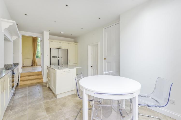 Dartmouth Row Greenwich SE10 4 bed house £3,900 pcm (£900 pw)